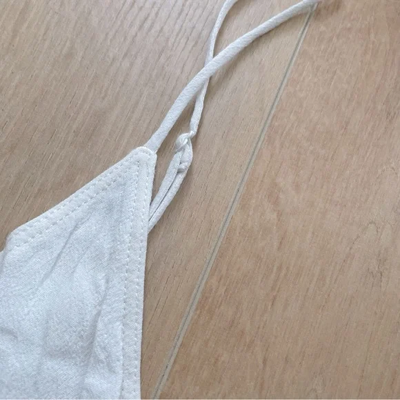 ARITZIA WILFRED FREE Classic White V-Neck Camisole Top - Picture 4 of 8